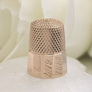 Beautiful Antique 1886 Solid 14K Gold Thimble